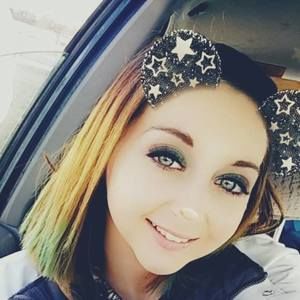 Meet your Posher, Courtney